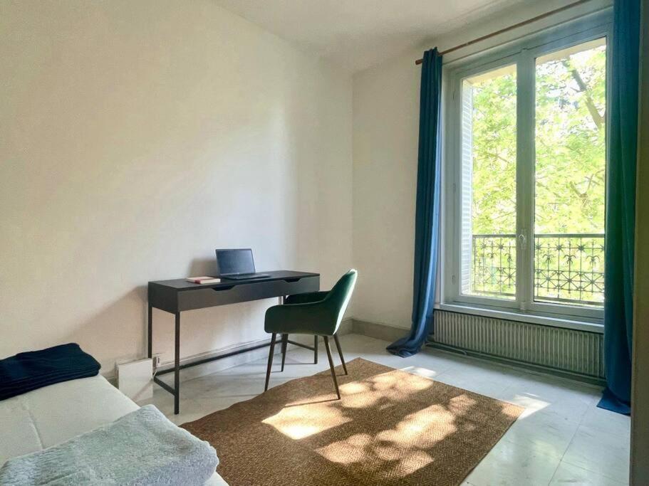 Gustave - Charming Eiffel Tower Appartement - Paris Ngoại thất bức ảnh