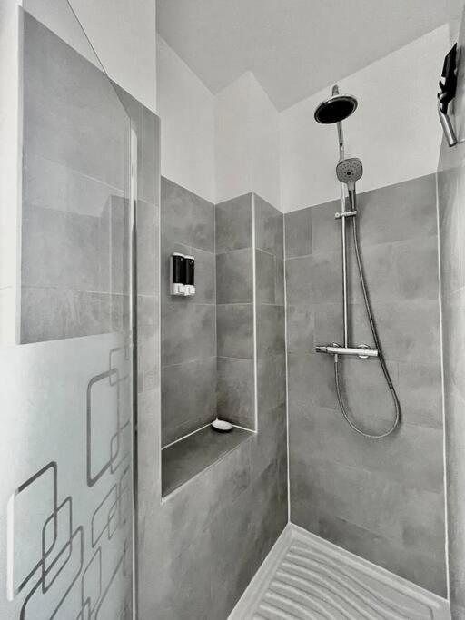 Gustave - Charming Eiffel Tower Appartement - Paris Ngoại thất bức ảnh